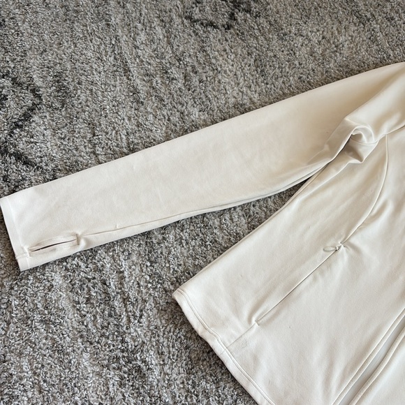 Women's Cream Jacket

Front zip closure
Two front zip pockets
Thumbholes
 
NWOT - Picture 2 of 7